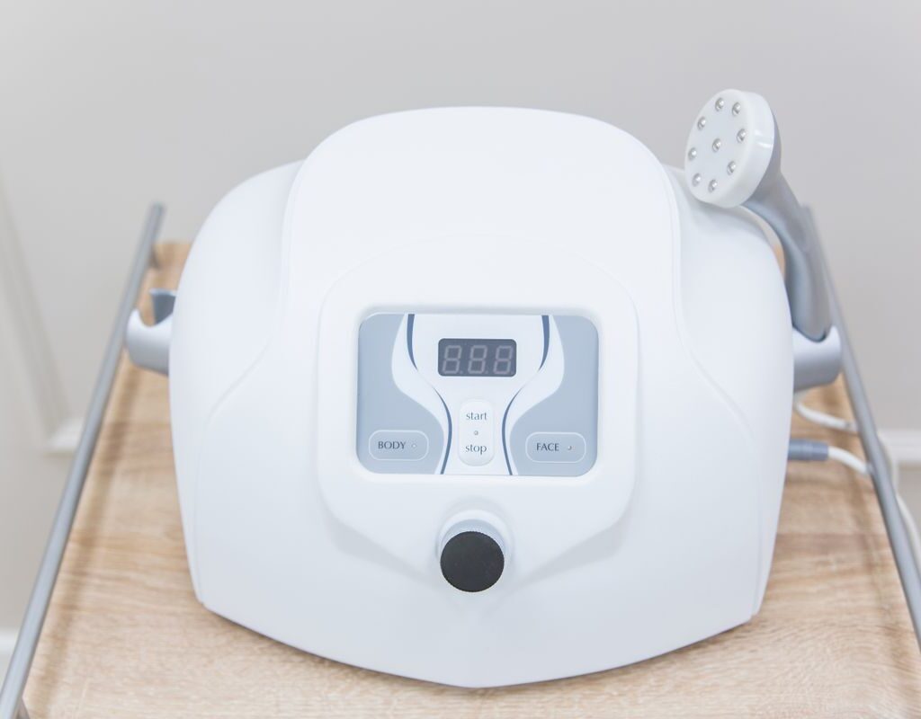 Elektronisches Massage- und Hautpflegegerät